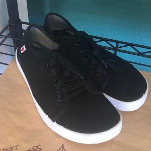 Pedterra atomic barefoot shoes size (brand new)